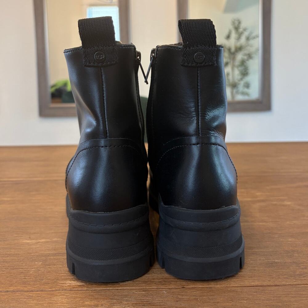 UGG Ashton Lace Up Combat Boots Black Leather Platform Lug Sole Women's Size 9 - Picture 5 of 7